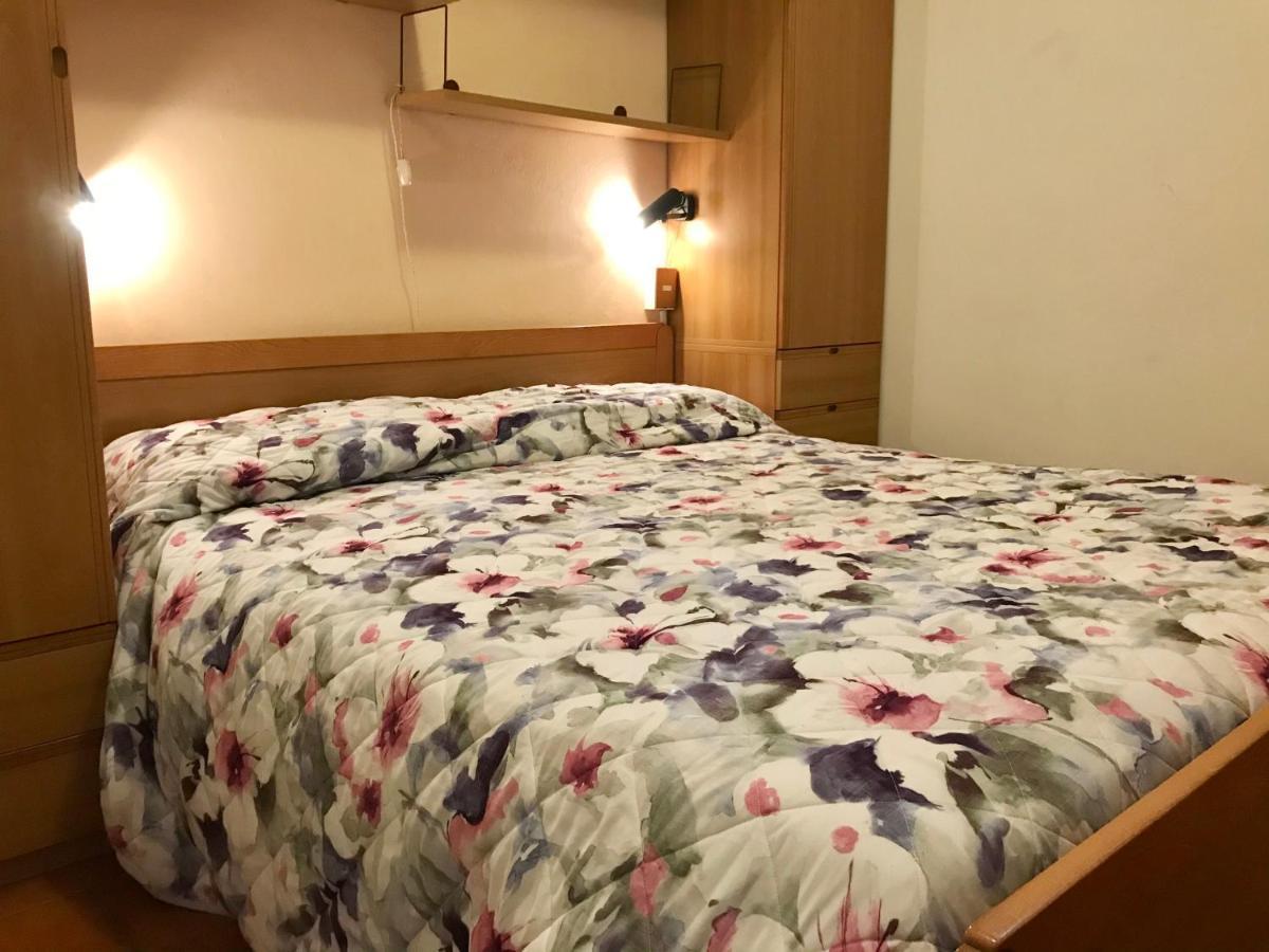Casa Rosa Apartments มัลเชซิเน ภายนอก รูปภาพ