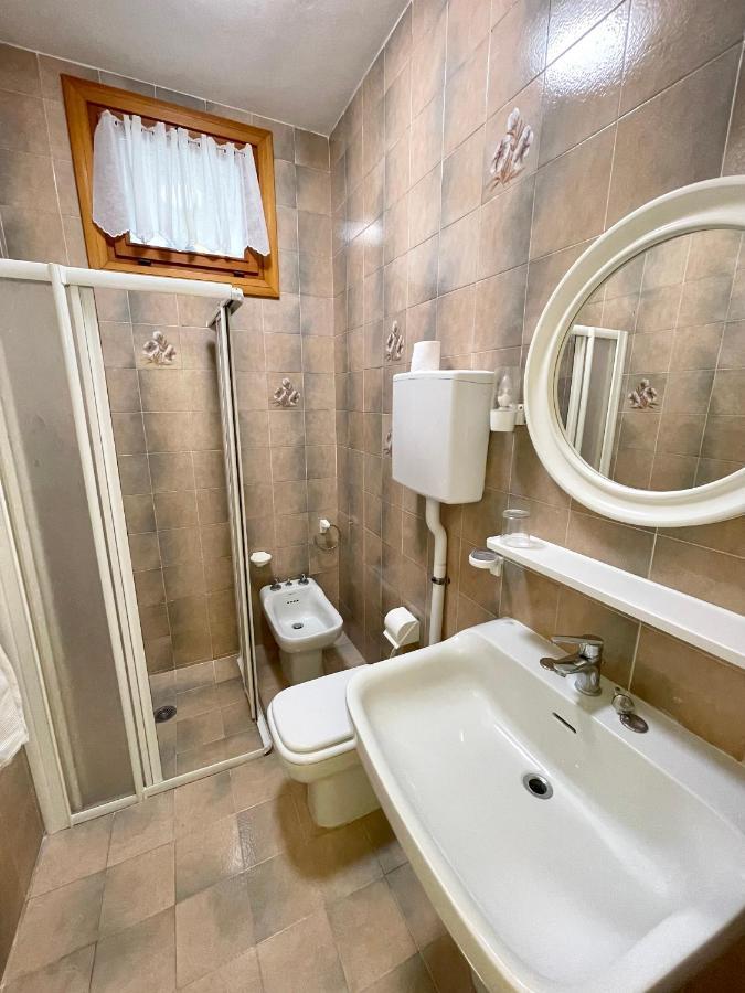 Casa Rosa Apartments มัลเชซิเน ภายนอก รูปภาพ